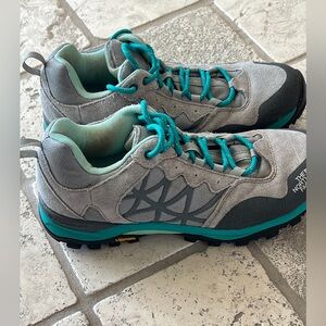 The North Face Women's Gray and Turquoise Athletic Shoes The Cradle Pro